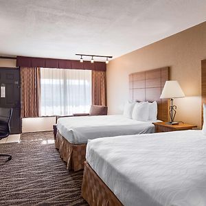 Queen Room Two Queen Beds Pet Friendly or Non-Smoking
